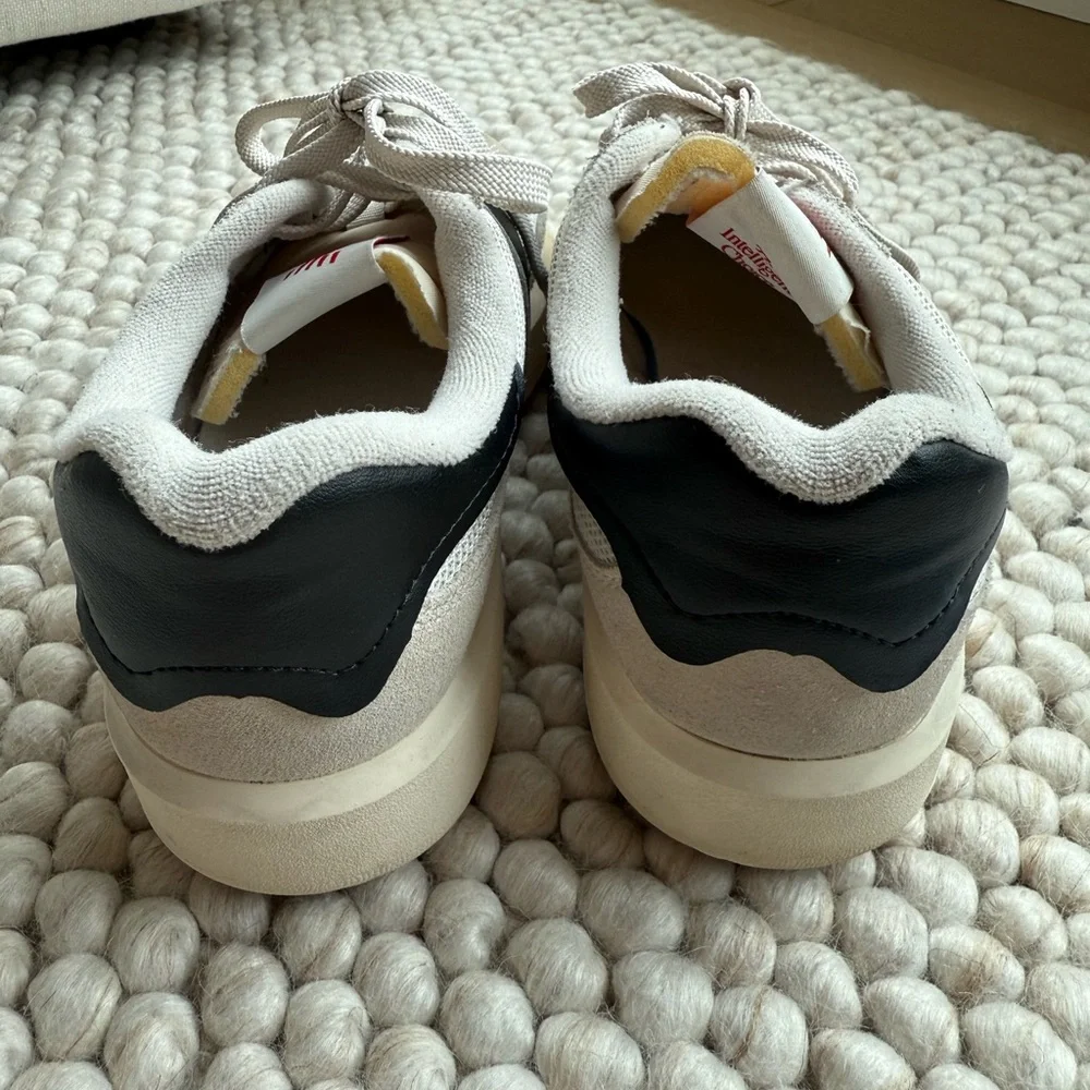 New Balance CT302 Sneakers in Cream - Picture 4 of 8